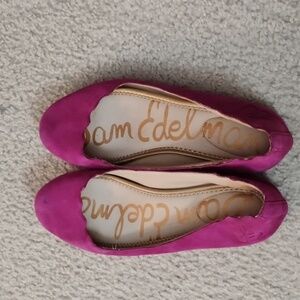 Sam Edelman Finnegan Scalloped Suede Ballet Flat - Magenta 9